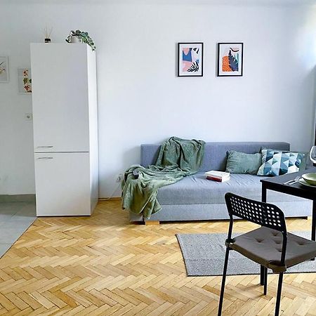 Halby Apartment Chlodna 15 Warschau Buitenkant foto