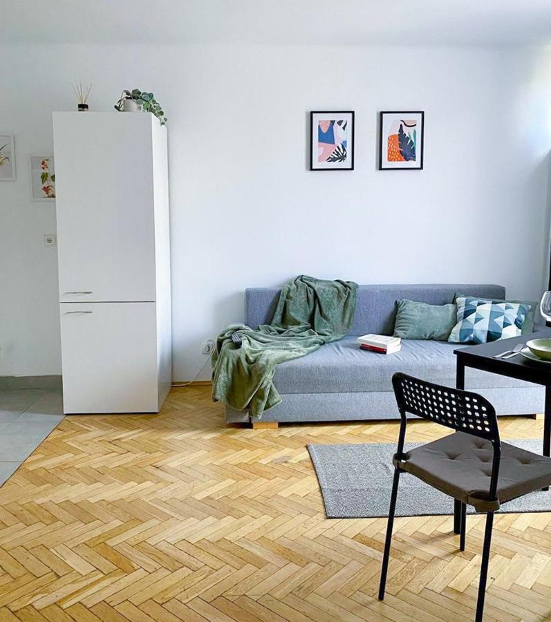 Halby Apartment Chlodna 15 Warschau Buitenkant foto